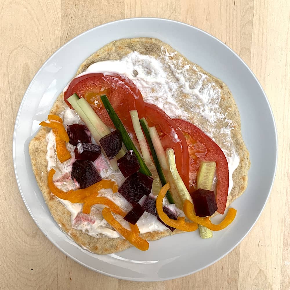 Piadine con verdure e salsa allo yogurt - Preparazione 8