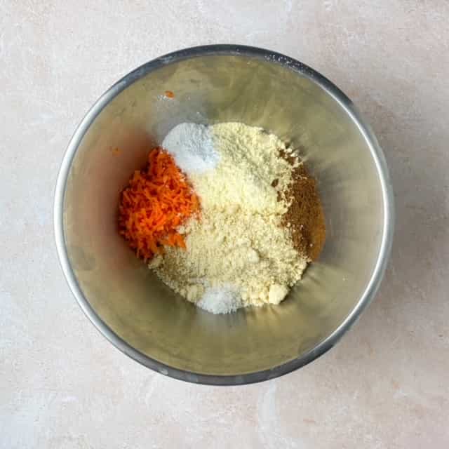 Carrot cake con crema al cocco - Preparazione 2