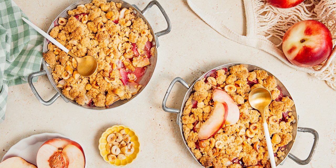 Crumble nettarine e nocciole