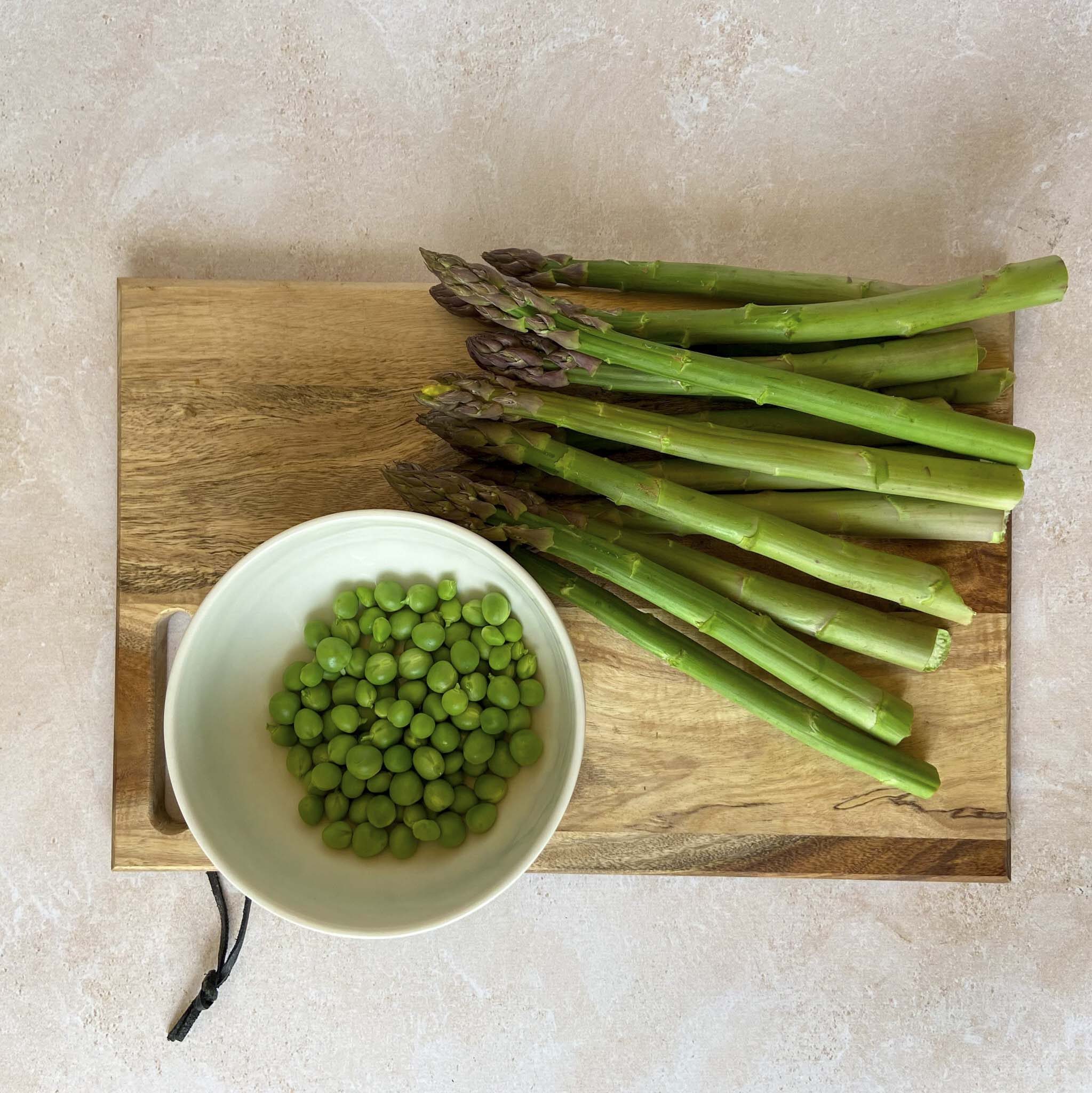 Recette Yuka Tartines asperges, petits pois et fraises
