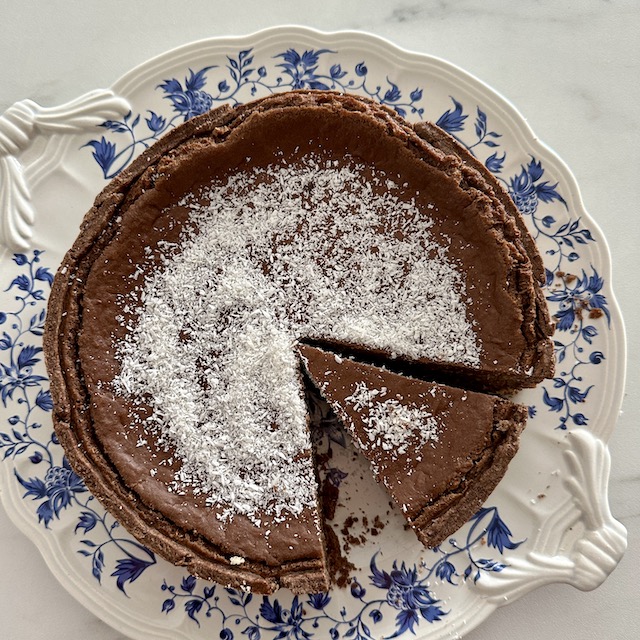 Flan choco-coco : saupoudrer de noix de coco