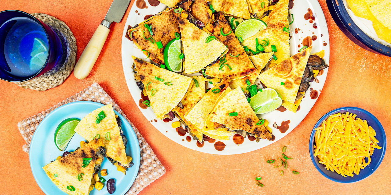 Quesadillas végétariennes : champignons, haricots rouges, maïs & cheddar