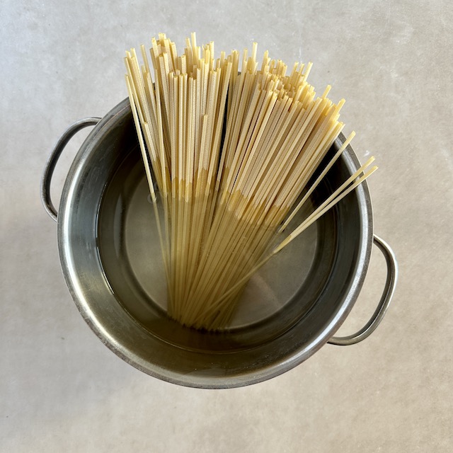 Spaghettis aux asperges recette Yuka étape 1