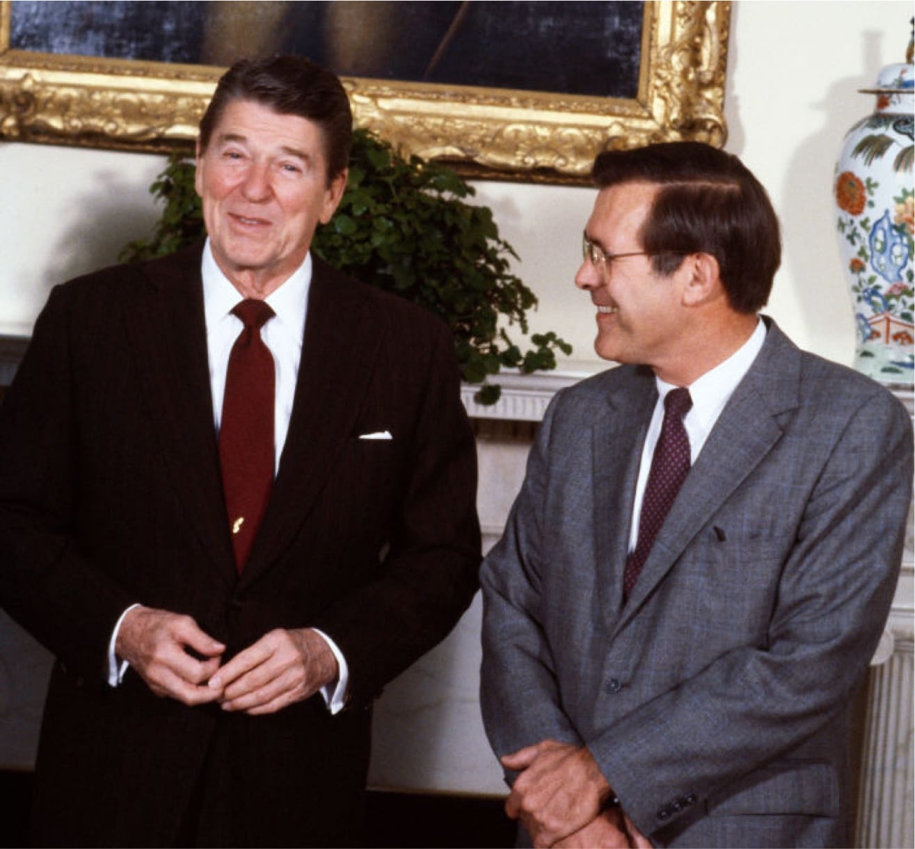 Ronald Reagan et Donald Rumsfeld, 1983